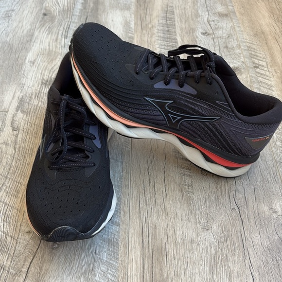 Mizuno Wave Sky 6 Women’s Sneaker - Picture 1 of 9